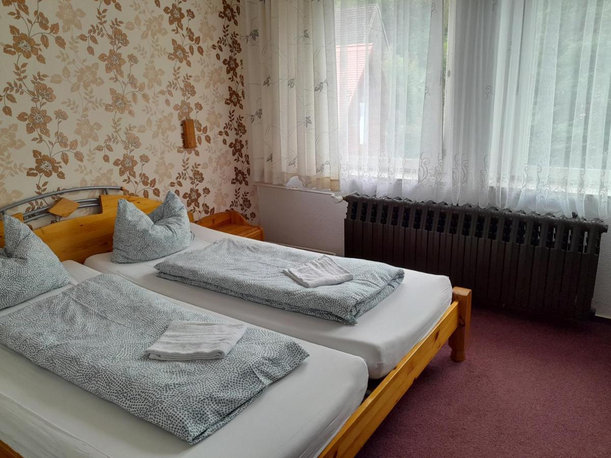 Ostalgie Ferienheim Sorgenfrei Hotel Esterno foto