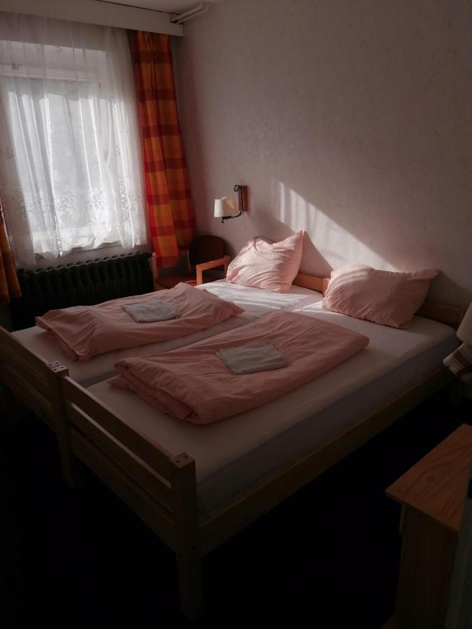 Ostalgie Ferienheim Sorgenfrei Hotel Esterno foto