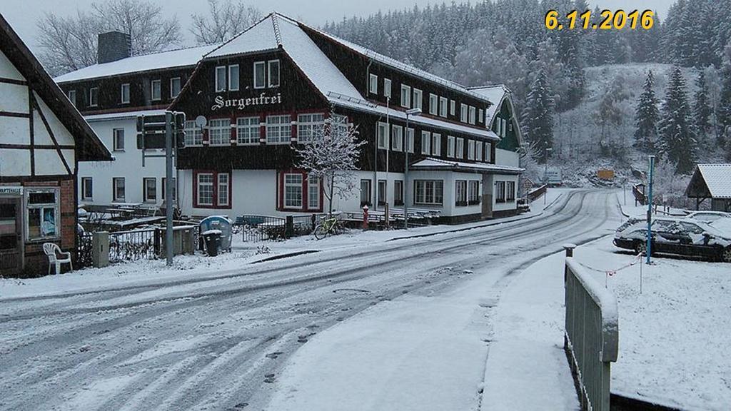 Ostalgie Ferienheim Sorgenfrei Hotel Esterno foto