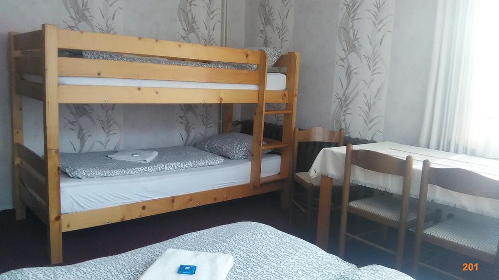 Ostalgie Ferienheim Sorgenfrei Hotel Esterno foto